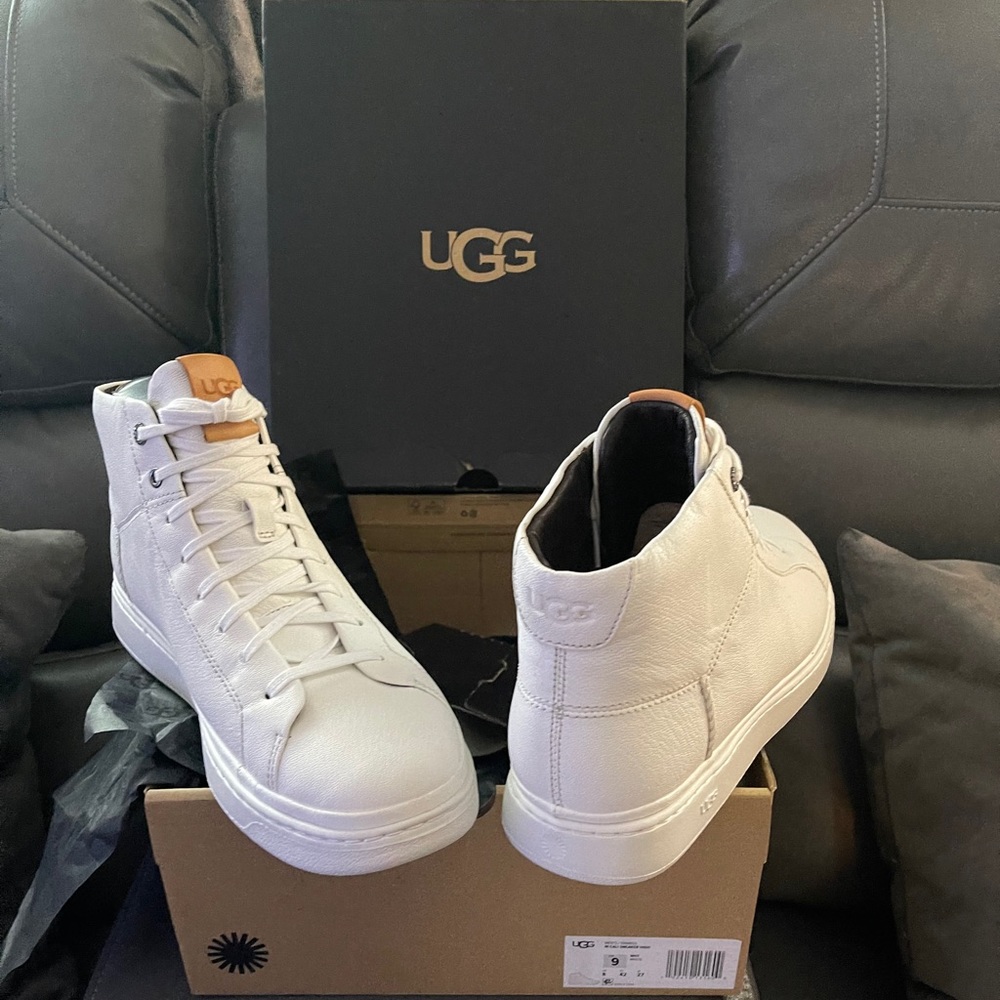 UGG Sneakers